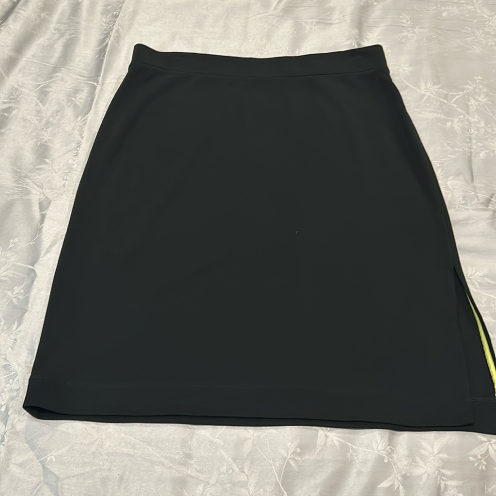 Lida Baday Black Unlined Side Slit Skirt. Large.